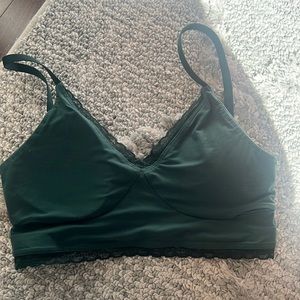 green nike sports bra